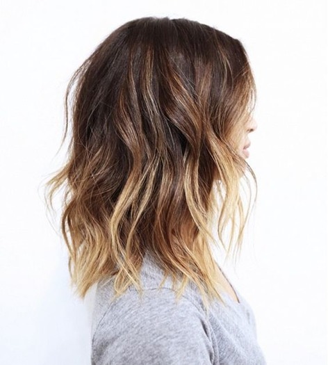 Trendy 2018: Modna fryzura Potargany lob