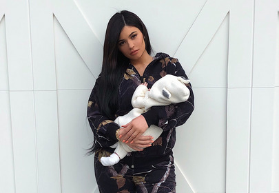 kylie jenner z córeczką stormi kylie jenner z córeczką stormi