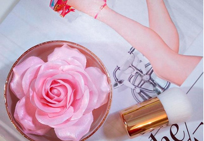 puder w kształcie róży Lancome puder w kształcie róży Lancome