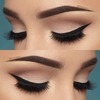 kreska na powiece namalowana eyelinerem kreska na powiece namalowana eyelinerem