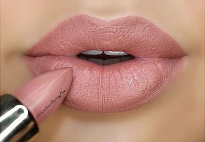 matowa szminka w kolorze nude matowa szminka w kolorze nude