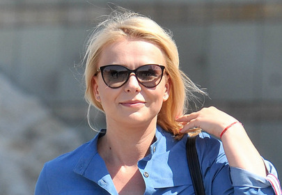 aneta zając blondynka w okularach przeciwsłonecznych aneta zając blondynka w okularach przeciwsłonecznych