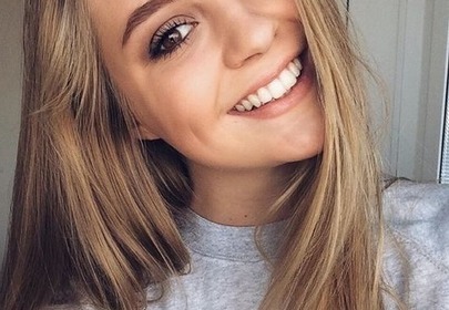 uśmiechnięta blondynka uśmiechnięta blondynka