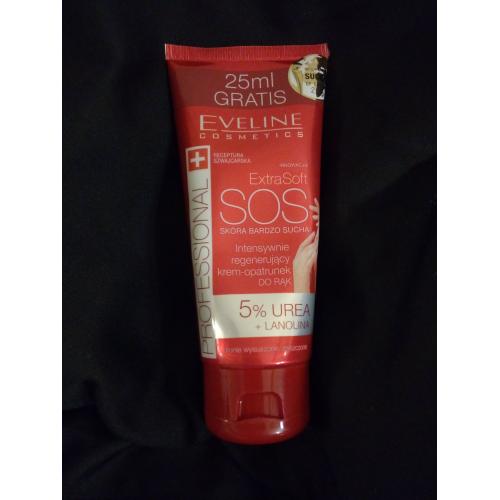 Eveline Cosmetics Extra Soft, Regenerujący krem - opatrunek do rąk SOS - opinie | zdjęcie do recenzji od Madeleine987