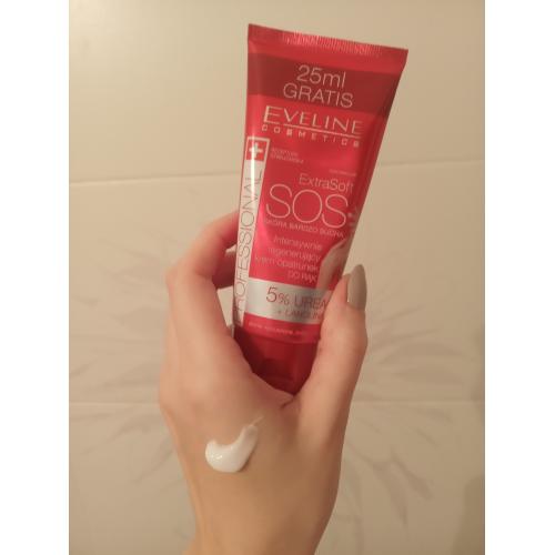 Eveline Cosmetics Extra Soft, Regenerujący krem - opatrunek do rąk SOS - opinie | zdjęcie do recenzji od Cassiopeia_Elle