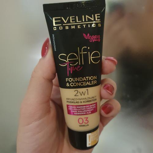 Eveline Cosmetics Selfie-Time Foundation & Concealer (Kryjąco-nawilżający podkład-korektor 2 w 1) - opinie | zdjęcie do recenzji od Kamaajlaxyz