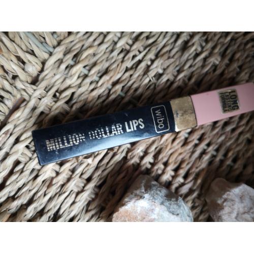 Wibo Million Dollar Lips, Matt Lipstick (Matowa pomadka do ust) - opinie | zdjęcie do recenzji od MonikaCz89