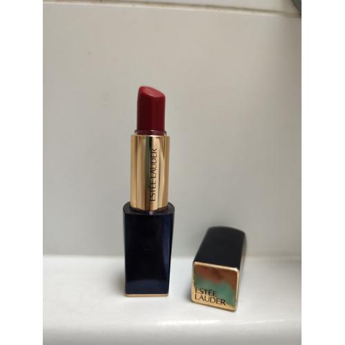 Estee Lauder Pure Color, Envy Sculpting Lipstick (Trwała szminka do ust) - opinie | zdjęcie do recenzji od Afee_lari