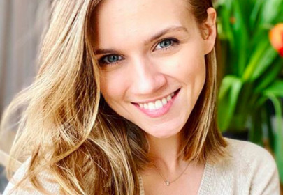 Agnieszka Kaczorowska wybrała się z córką na spacer. Naraża zdrowie dziecka? Agnieszka Kaczorowska wybrała się z córką na spacer. Naraża zdrowie dziecka?