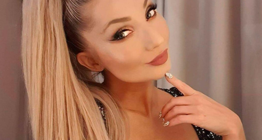Cleo ma grzywkę Cleo ma grzywkę