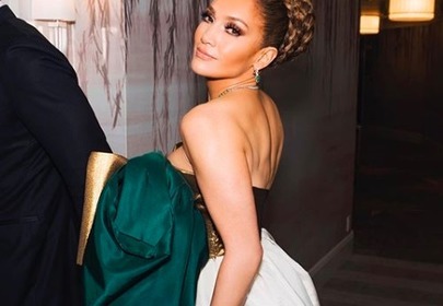 Uroda Jennifer Lopez to zasługa skalpela? Wiadomo, dlaczego wygląda tak młodo Uroda Jennifer Lopez to zasługa skalpela? Wiadomo, dlaczego wygląda tak młodo