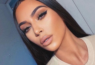 jak zatuszować cienie pod oczami - trik Kim Kardashian jak zatuszować cienie pod oczami - trik Kim Kardashian