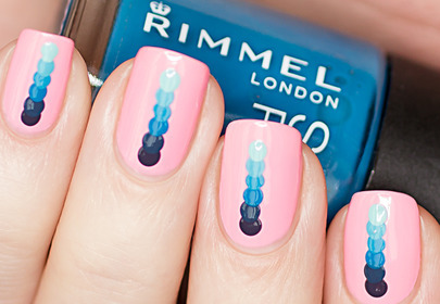 Manicure z kolorowymi kropkami krok po kroku Manicure z kolorowymi kropkami krok po kroku