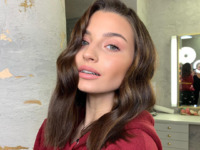 Julia Wieniawa w ulubionej bluzie polskich gwiazd Julia Wieniawa w ulubionej bluzie polskich gwiazd