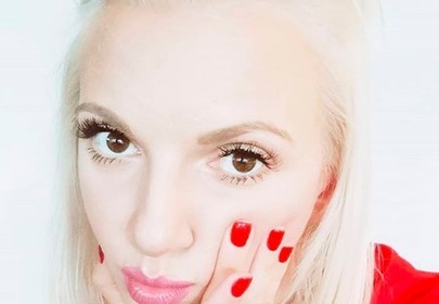 Sarsa zmieniła fryzurę! Tym razem zrezygnowała z rogów Sarsa zmieniła fryzurę! Tym razem zrezygnowała z rogów
